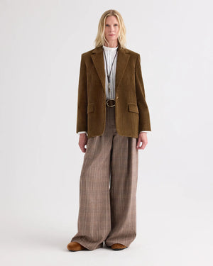 JILLIAN BLAZER / PINECONE