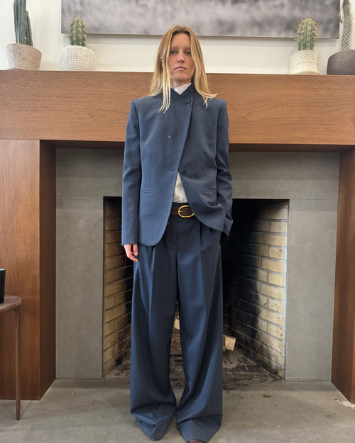 BUTTONED UP BLAZER / INSIGNIA BLUE