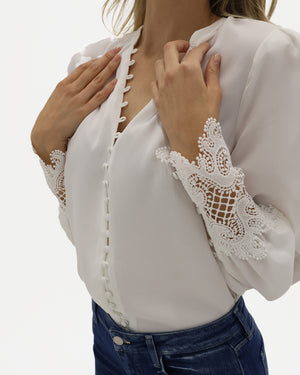 AVA LACE CUFF BLOUSE / IVORY