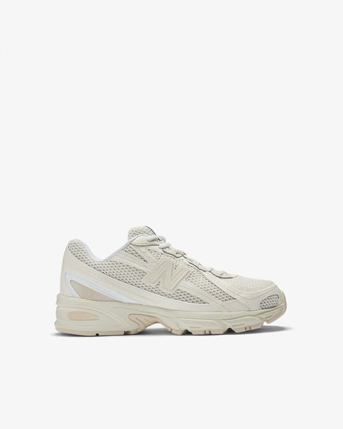 740 / BISQUE WITH ANGORA