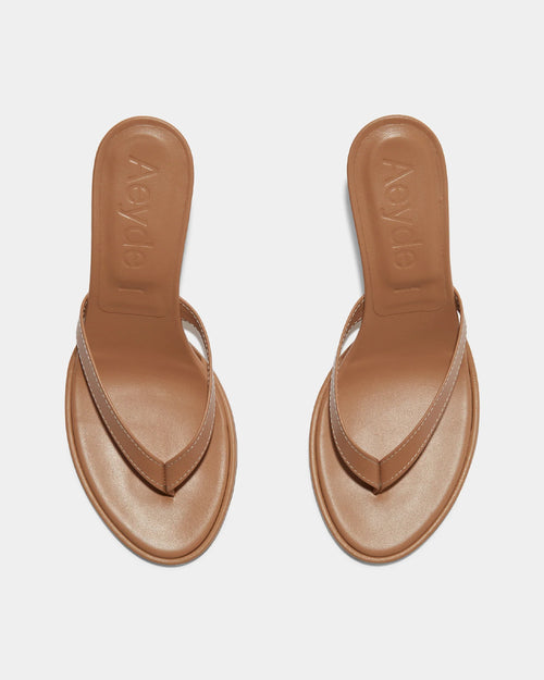 DAPHNE LEATHER HEELS SANDALS / HAZELNUT