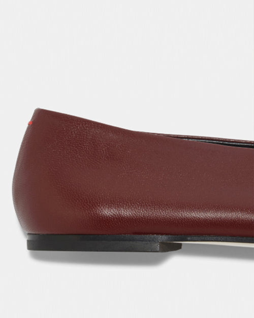 BETTY SQUARE-TOE FLATS / PORT