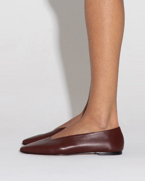 BETTY SQUARE-TOE FLATS / PORT