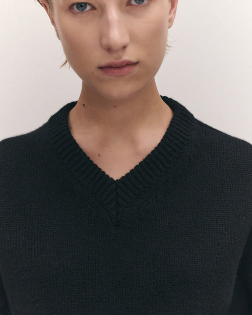 BALLA V-NECK / BLACK