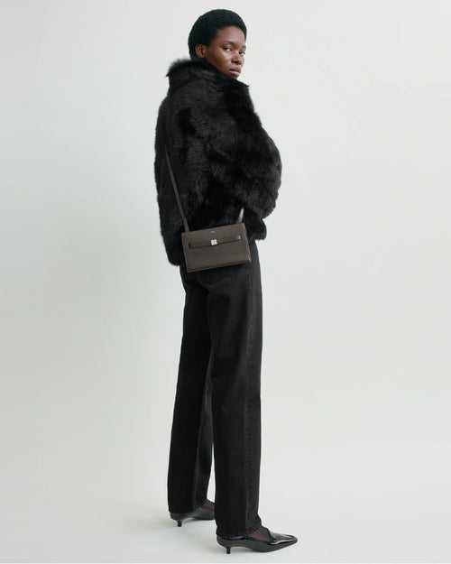 BELTED LEATHER CROSS-BODY / BARK