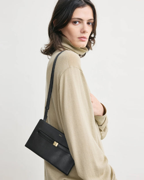 BELTED LEATHER CROSSBODY / BLACK