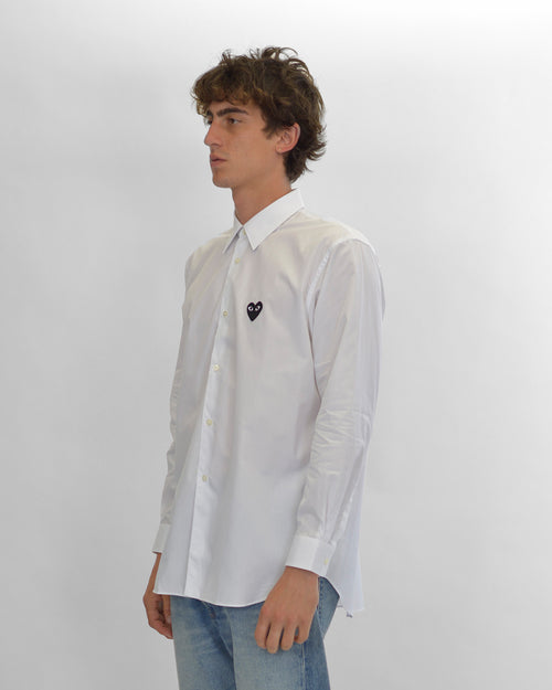 B004 UNISEX BLACK HEART SHIRT / WHITE