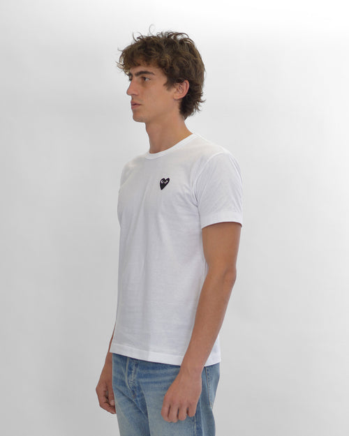 T064 UNISEX BLACK HEART T-SHIRT / WHITE