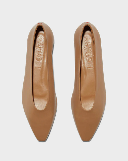 BETTY SQUARE-TOE FLATS / HAZELNUT