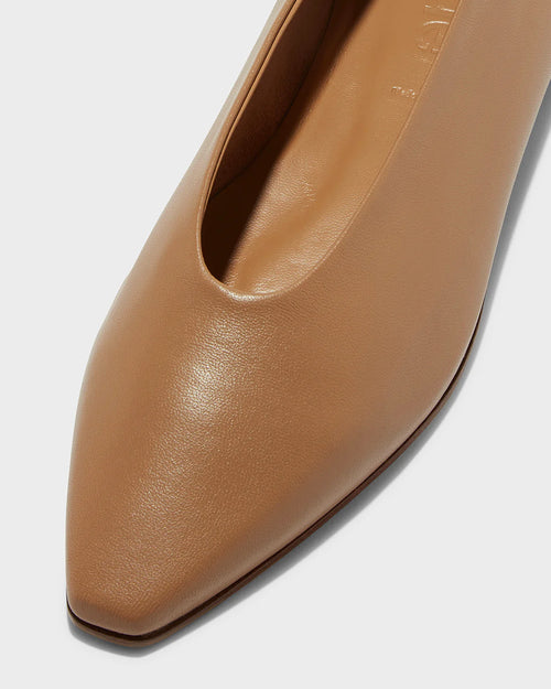 BETTY SQUARE-TOE FLATS / HAZELNUT