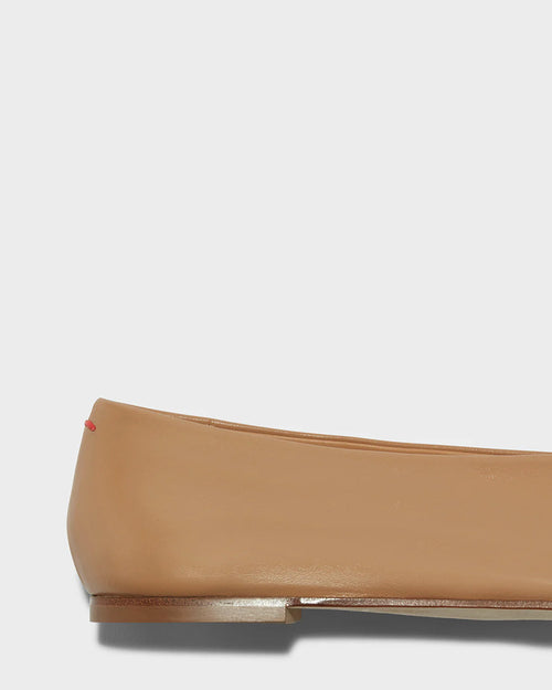 BETTY SQUARE-TOE FLATS / HAZELNUT