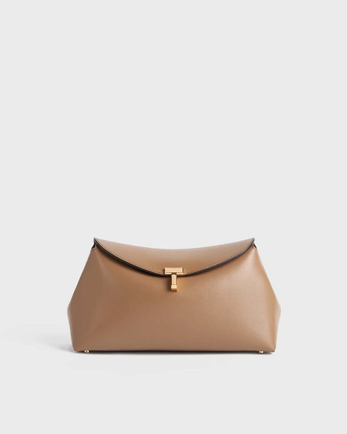 T-LOCK LEATHER CLUTCH / CAMEL