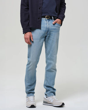 GAGE SLIM STRAIGHT PERFORM FIT / LIGHT WASH