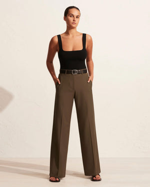 RELAXED TAILORED TROUSER / COFFEE
