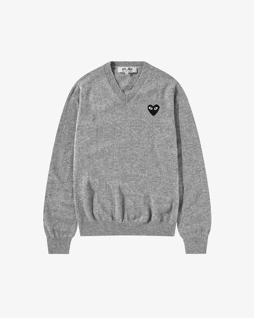 N018 UNISEX BLACK HEART V-NECK SWEATER / LIGHT GREY