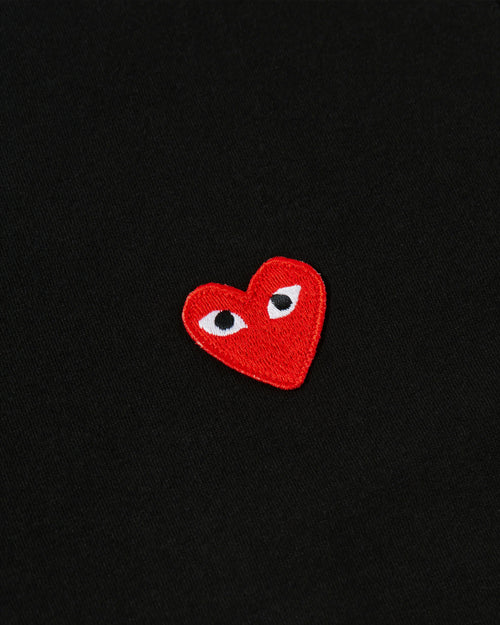 T108 UNISEX RED HEART T-SHIRT / BLACK