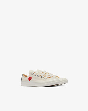 CHUCK TAYLOR KIDS SMALL RED HEART LOW / BEIGE