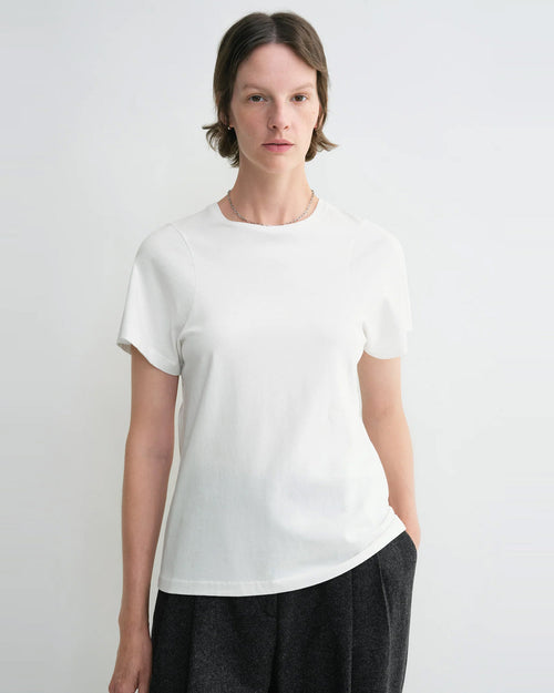 CURVED SEAM TEE / OFF WHITE