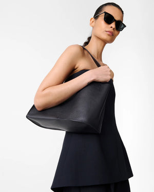 DOUBLET REFLECTION TOTE / DARKEST NAVY