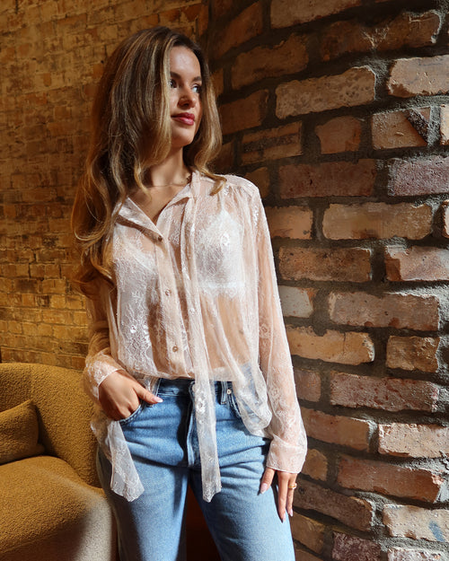 CHANTILLY LACE BOW-TIE SHIRT / LOTO