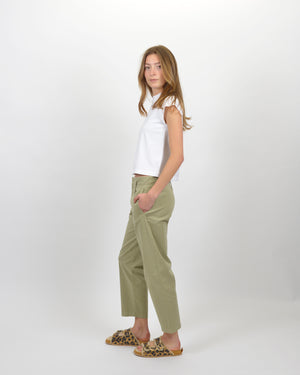 ESSENTIAL CHINO PANTS / OLIVE