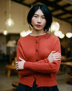 KINDRED CABLE CARDIGAN / AMBER