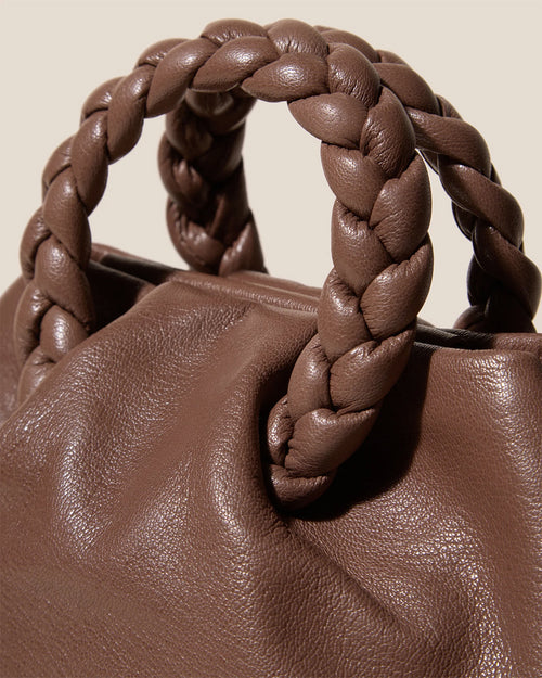 BOMBON M SUPPLE SHINY HANDBAG / WARM TAUPE