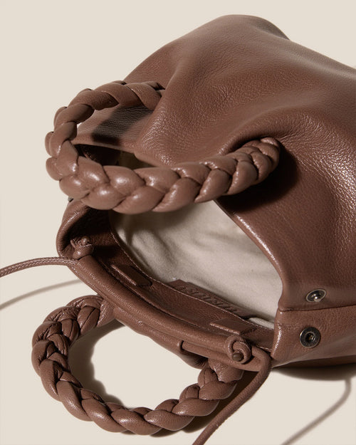 BOMBON M SUPPLE SHINY HANDBAG / WARM TAUPE