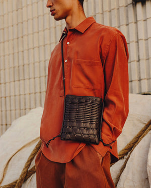 TRENA CROSSBODY BAG / DARK BROWN