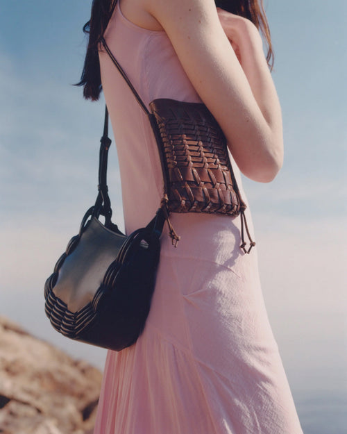 PINAR CROSSBODY BAG / BLACK