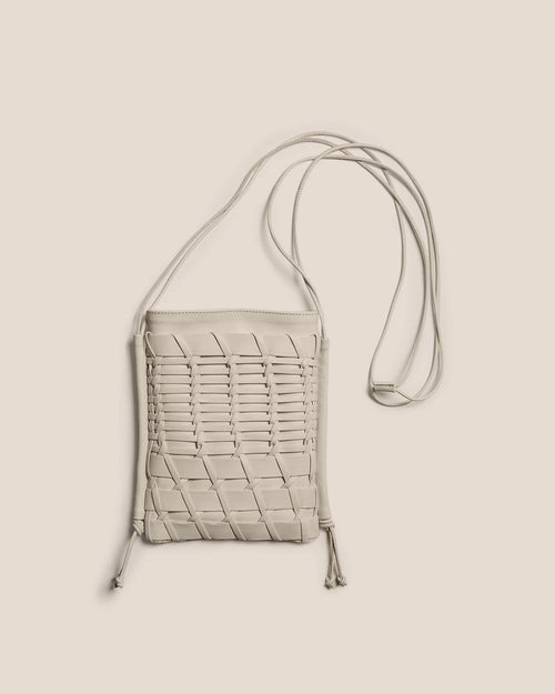 TRENA FLAT CROSSBODY BAG / CREAM