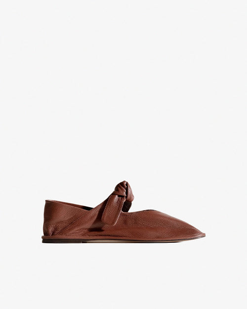 LLASADA SUPPLE SHINY FLAT / CHESTNUT