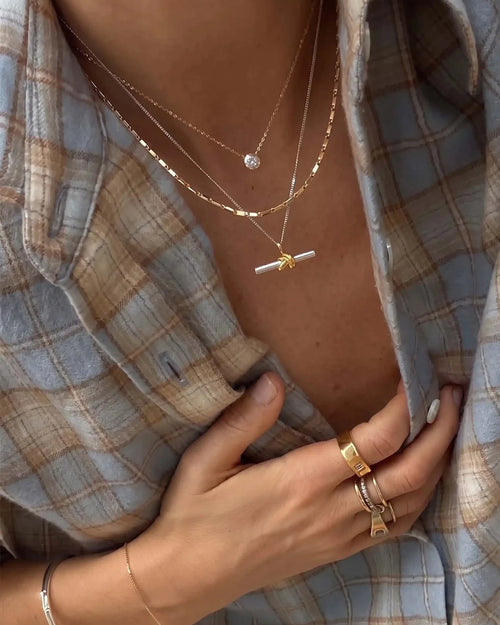 LUCY WILLIAMS T-BAR KNOT PENDANT NECKLACE / MIXED