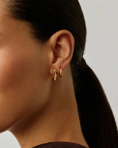 ENY LEE PARKER MINI HOOPS / GOLD