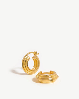 LUCY WILLIAMS SMALL RIDGE HOOP EARRINGS / GOLD