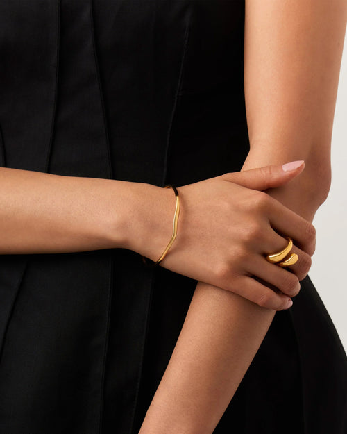 MOLTEN RIPPLE BANGLE / GOLD