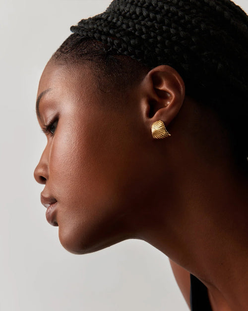 RIPPLE STUD EARRINGS / GOLD