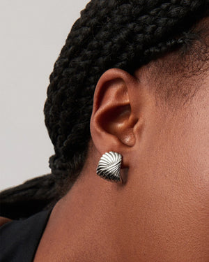 RIPPLE STUD EARRINGS / SILVER