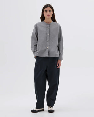 MHL BUTTON THROUGH COLLARLESS SHIRT / GREY