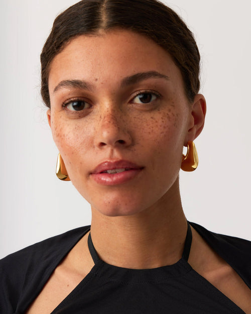 HERA DOME LARGE HOOP EARRINGS / GOLD