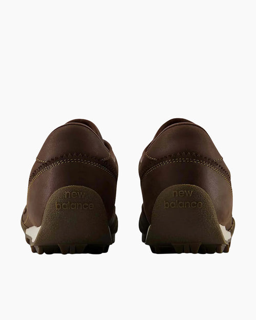 GATOR RUN / PUMPERNICKEL / RICH OAK