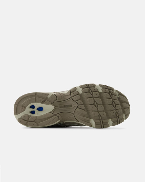 740 / DARK OLIVINE WITH SILVER METALLIC