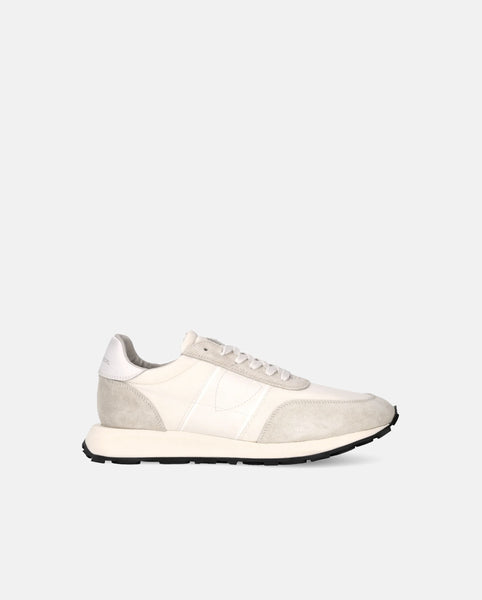 Shop Philippe Model PRSX TOUR LOW MAN / MONDIAL VINTAGE / BLANC 