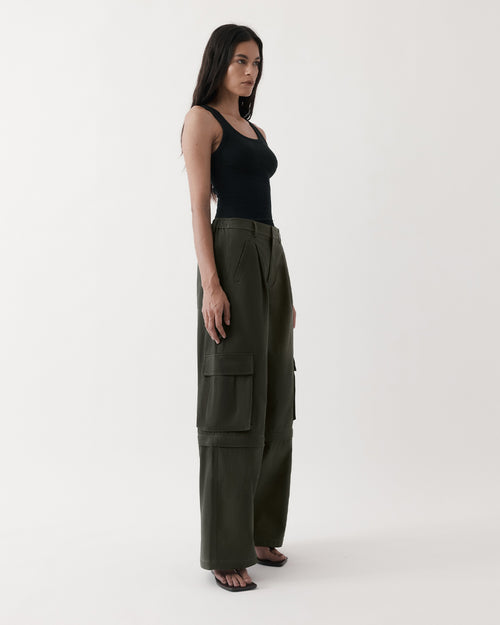 CONVERTIBLE CARGO TROUSER / OLIVE BROWN
