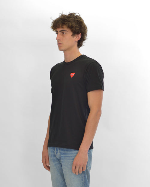T108 UNISEX RED HEART T-SHIRT / BLACK