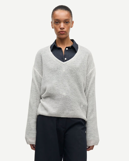SAKIA V-NECK 16216 / EGRET