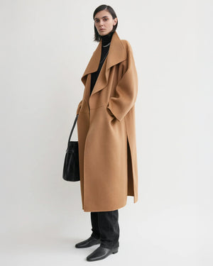 SIGNATURE WOOL CASHMERE COAT / CAMEL