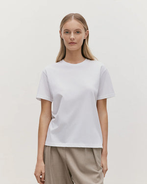 BOY-FIT CREW NECK T-SHIRT / WHITE