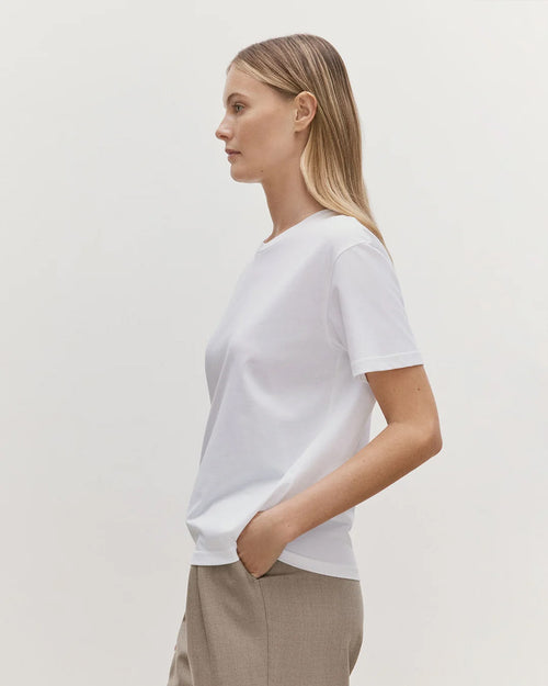 BOY-FIT CREW NECK T-SHIRT / WHITE