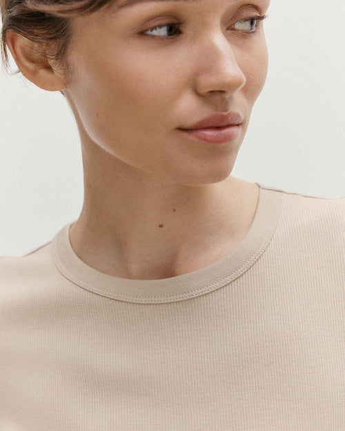 RIBBED T-SHIRT / HAZELWOOD